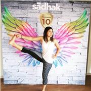 Maestra de yoga para principiantes o personas con poca movilidad